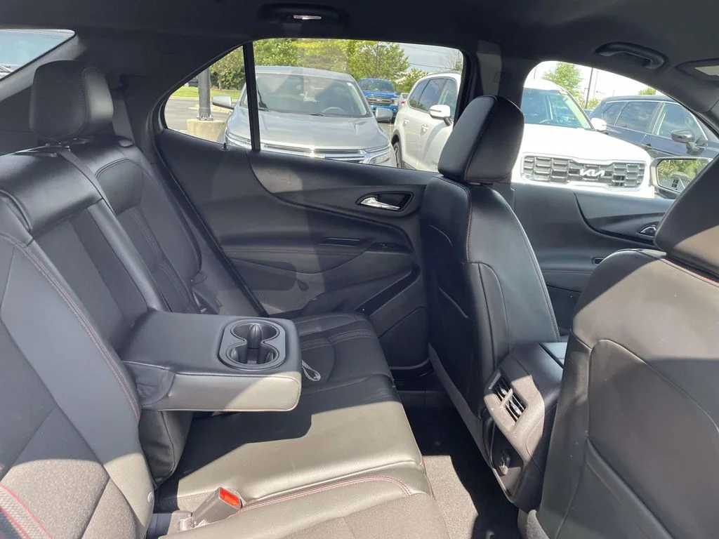 Used 2022 IRIDESCENT PEARL TRICOAT Chevrolet RS image 10