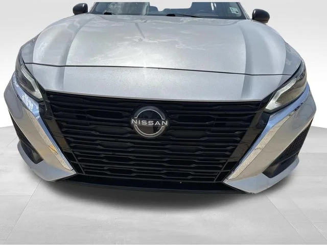 Used 2024 Silver Nissan 2.5 SV image 3