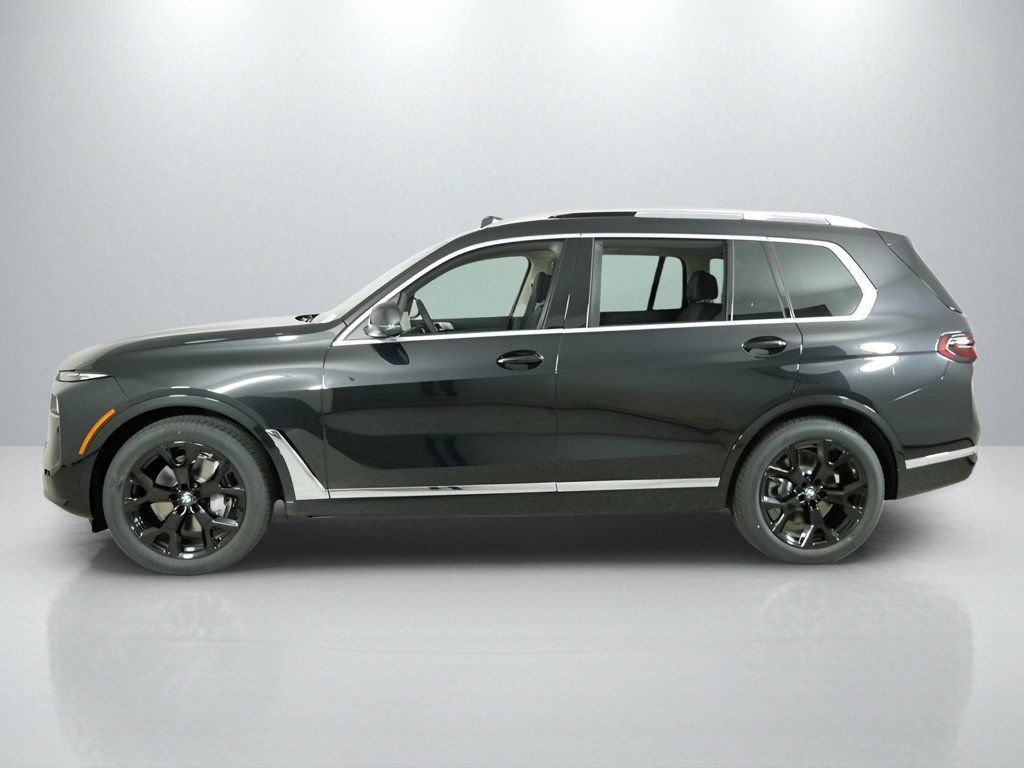 Used 2026 Black Sapphire Metallic BMW xDrive40i image 16