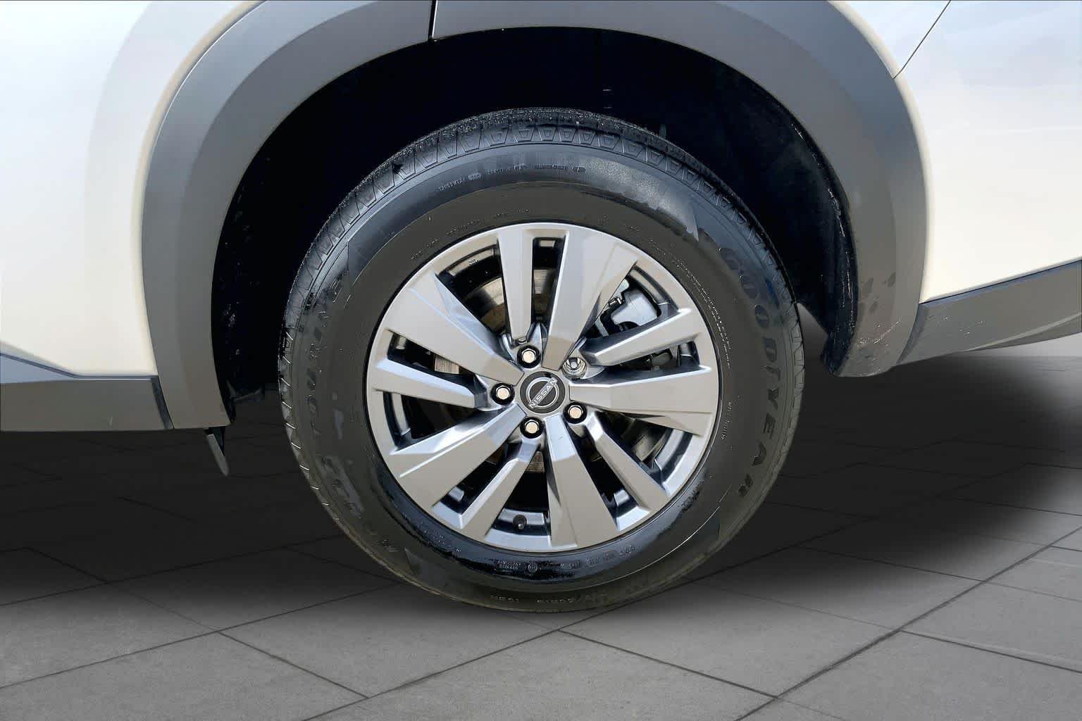 Used 2024 Brilliant Silver Metallic Nissan SV image 11