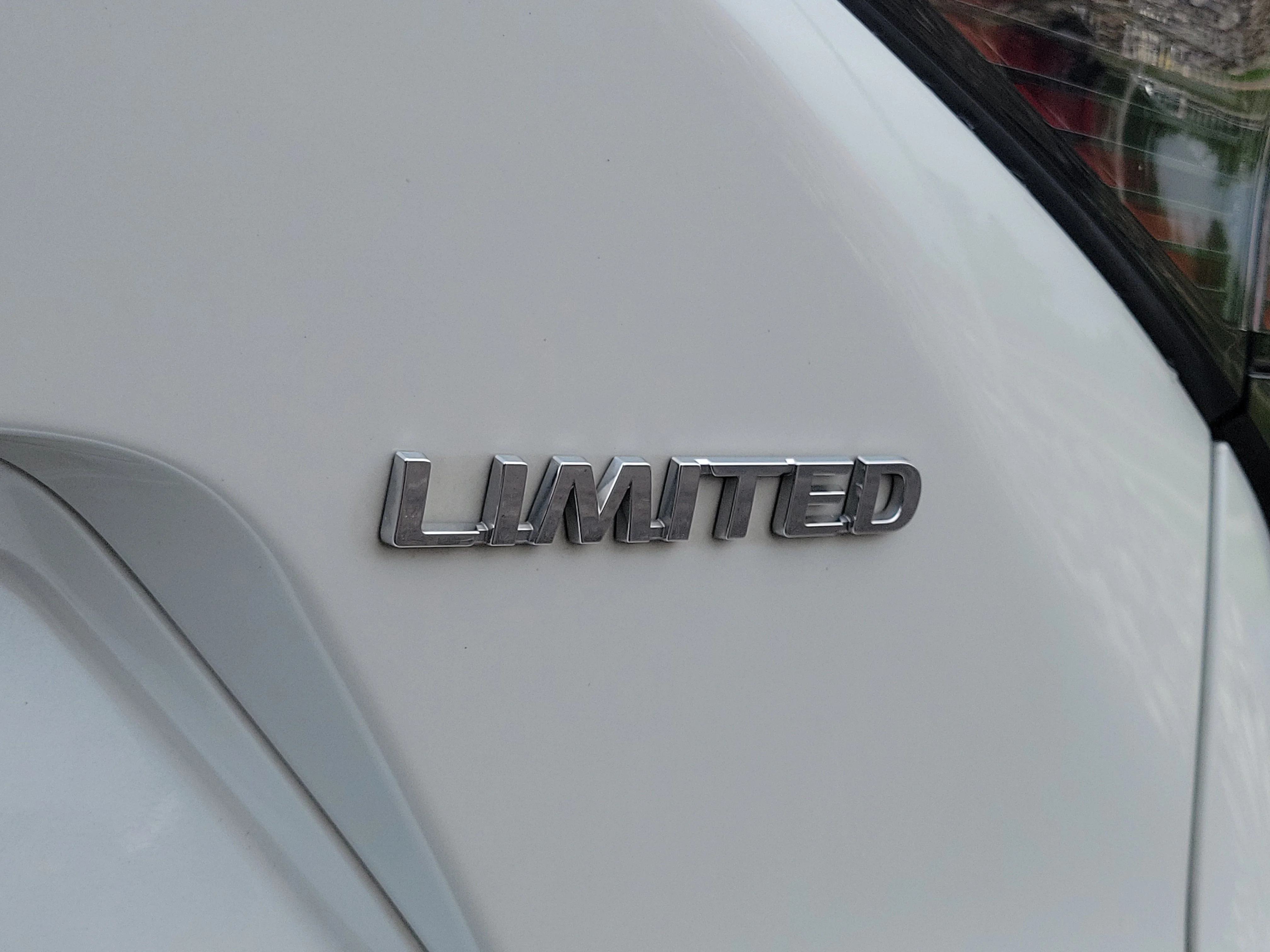 Certified Used 2023 WHITE Toyota Limited image 7