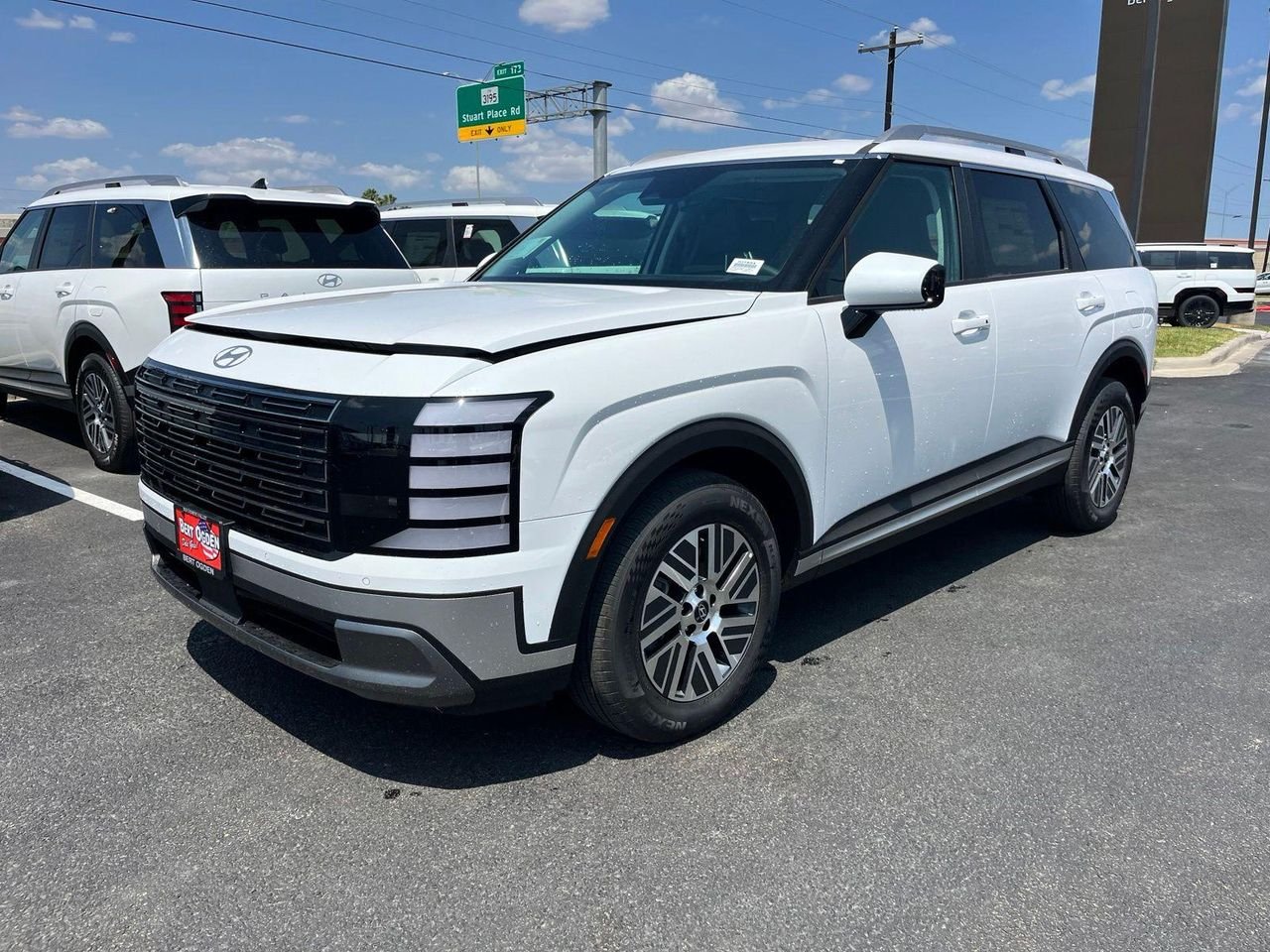 New 2026 White Hyundai SEL 7P image 3