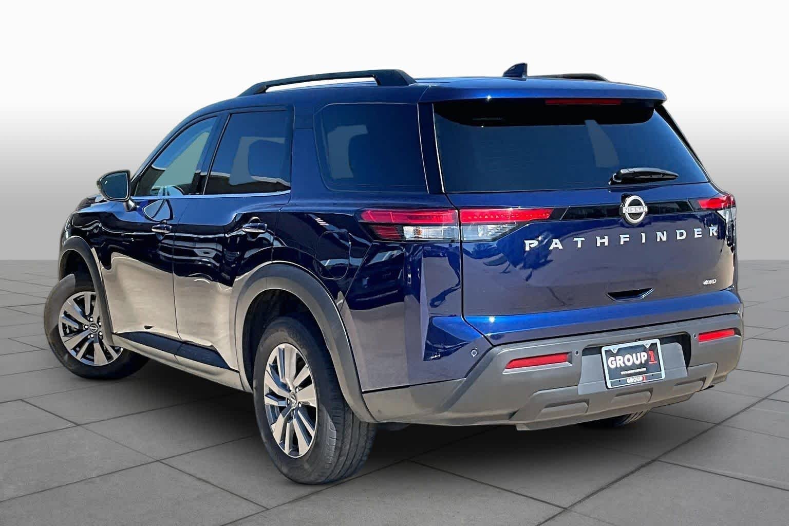 2025 Nissan Pathfinder SV - Photo 11