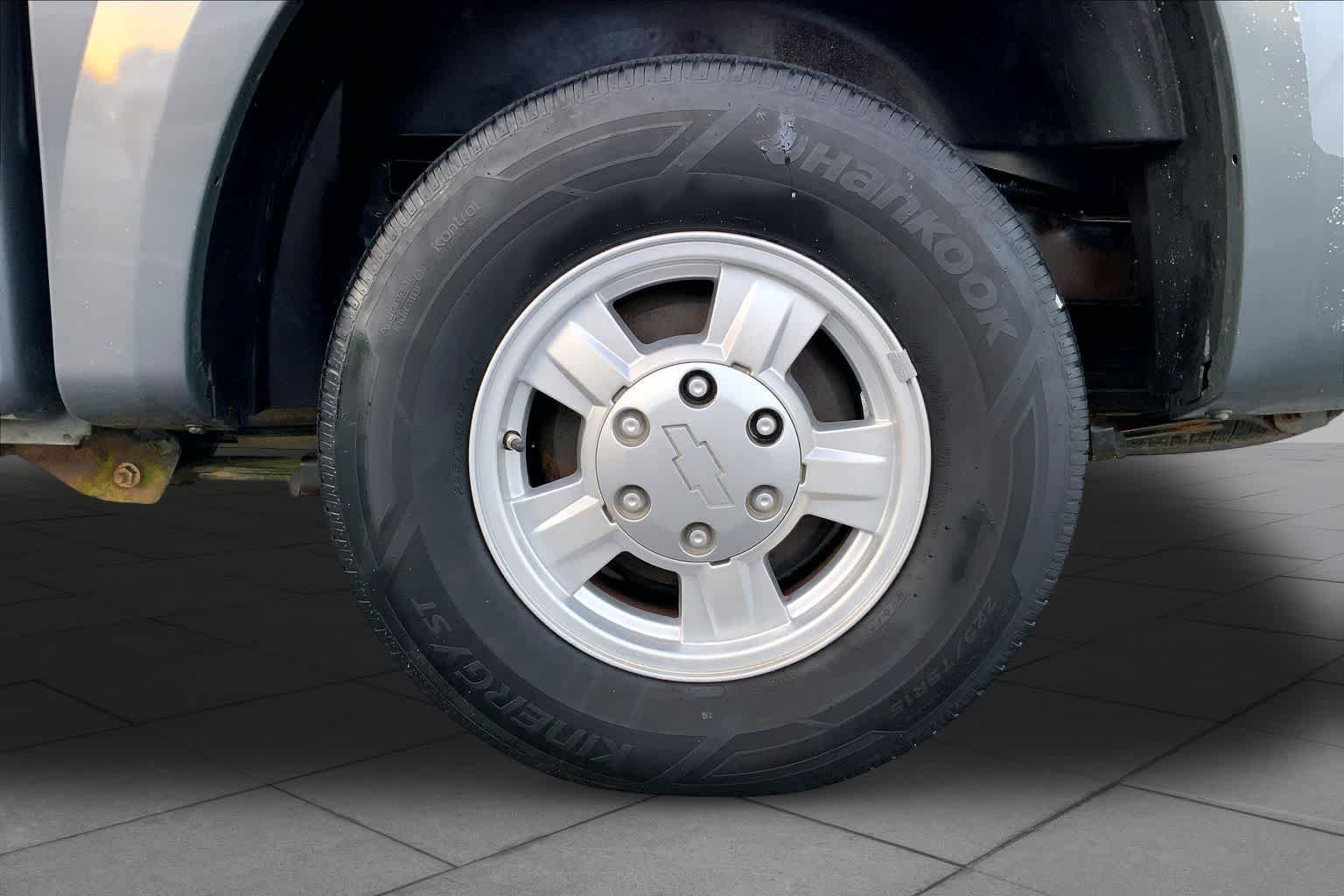 Used 2008 Dark Gray Metallic Chevrolet LT w/1LT image 10