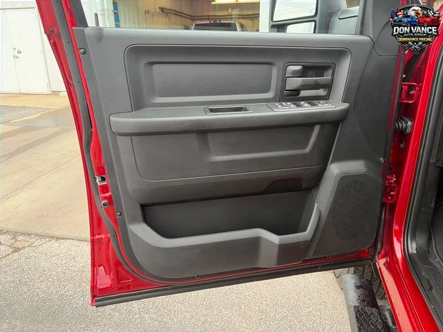 New 2026 Molten Red Pearl-Coat Exterior Paint RAM Tradesman image 10