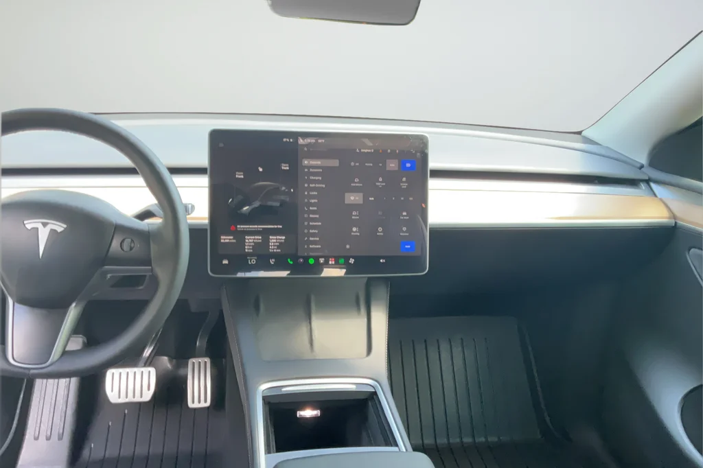 2025 Tesla Model Y Performance - Photo 18