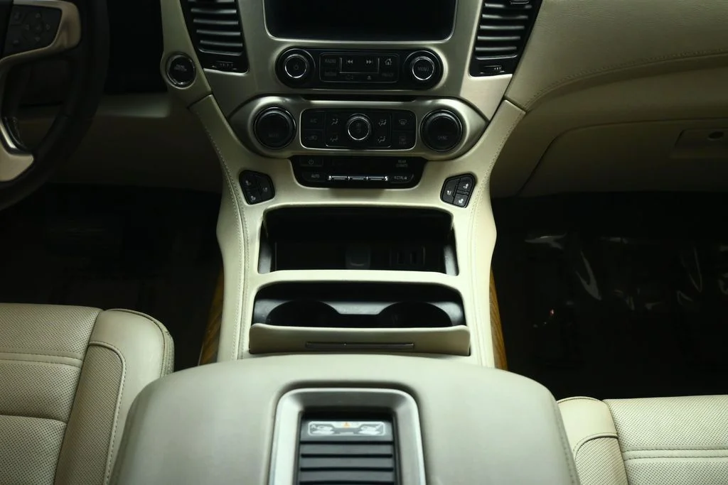 Used 2020 Silver GMC Denali image 36