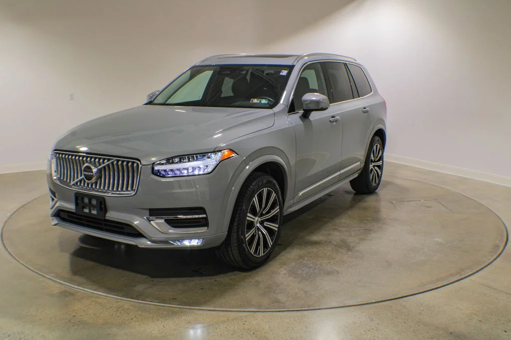 2025 Volvo XC90 B5 Core Bright 4WD's photo