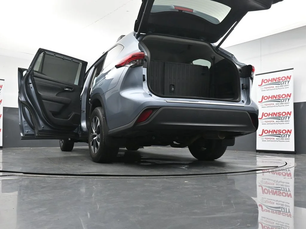 Used 2023  Toyota XLE image 48