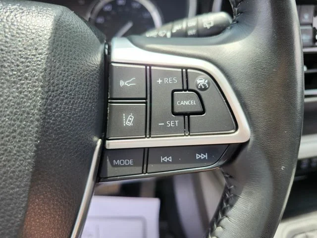 Used 2022 Gray Toyota XLE image 35
