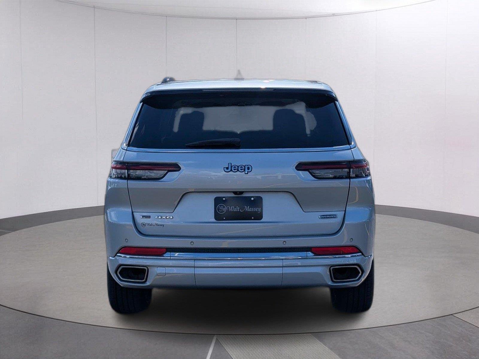 Used 2023 Silver Zynith Jeep Overland image 4