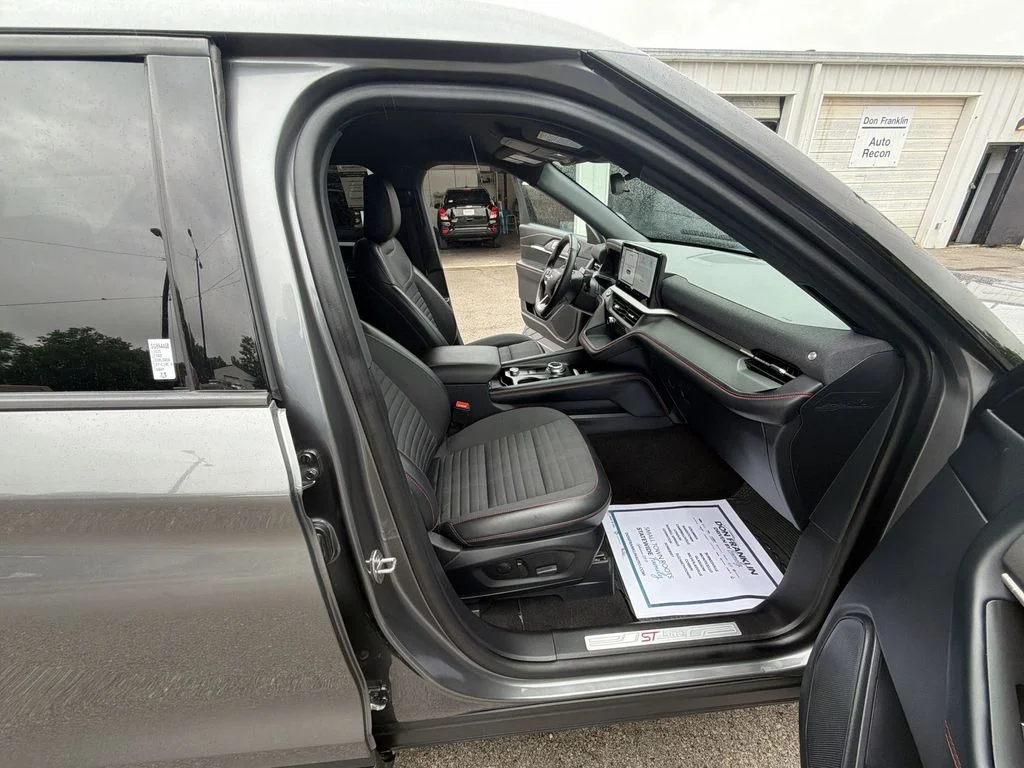 Used 2025 Gray Ford ST-Line image 25