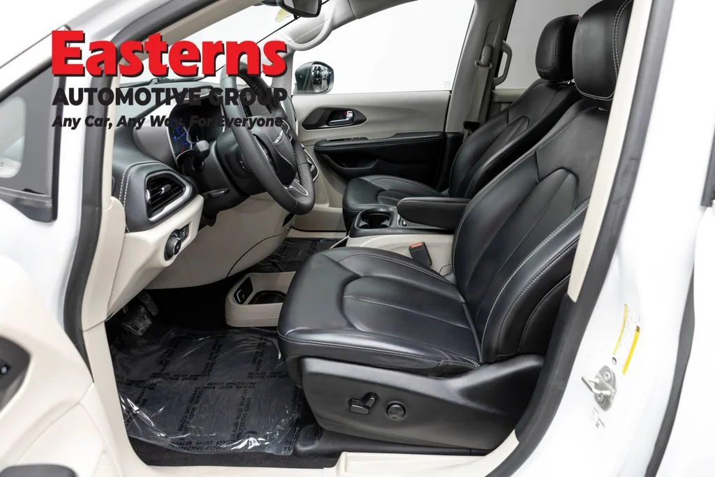 Used 2023 White Chrysler Touring L image 14