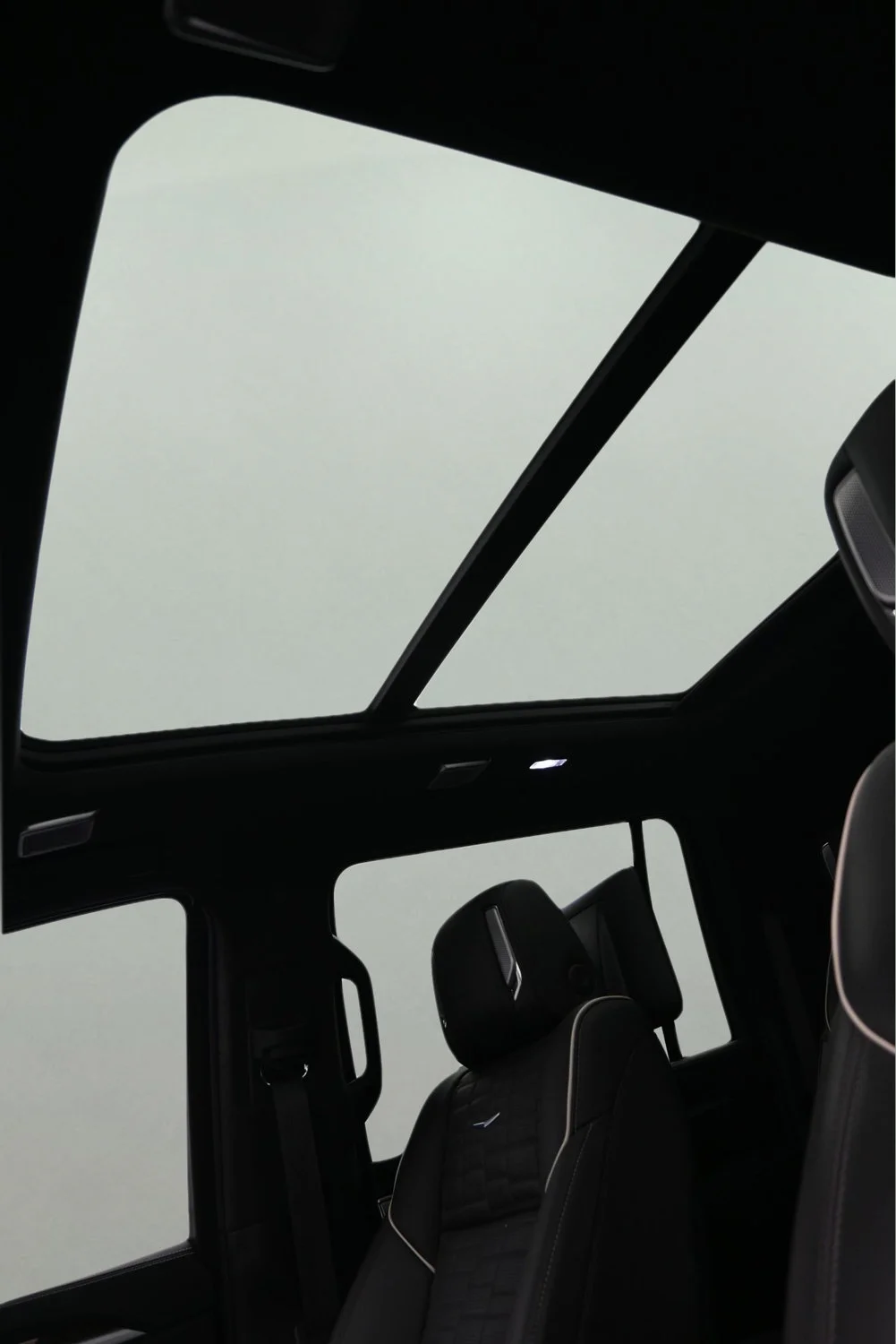 Used 2025 Black Raven Cadillac Premium Luxury Platinum image 8