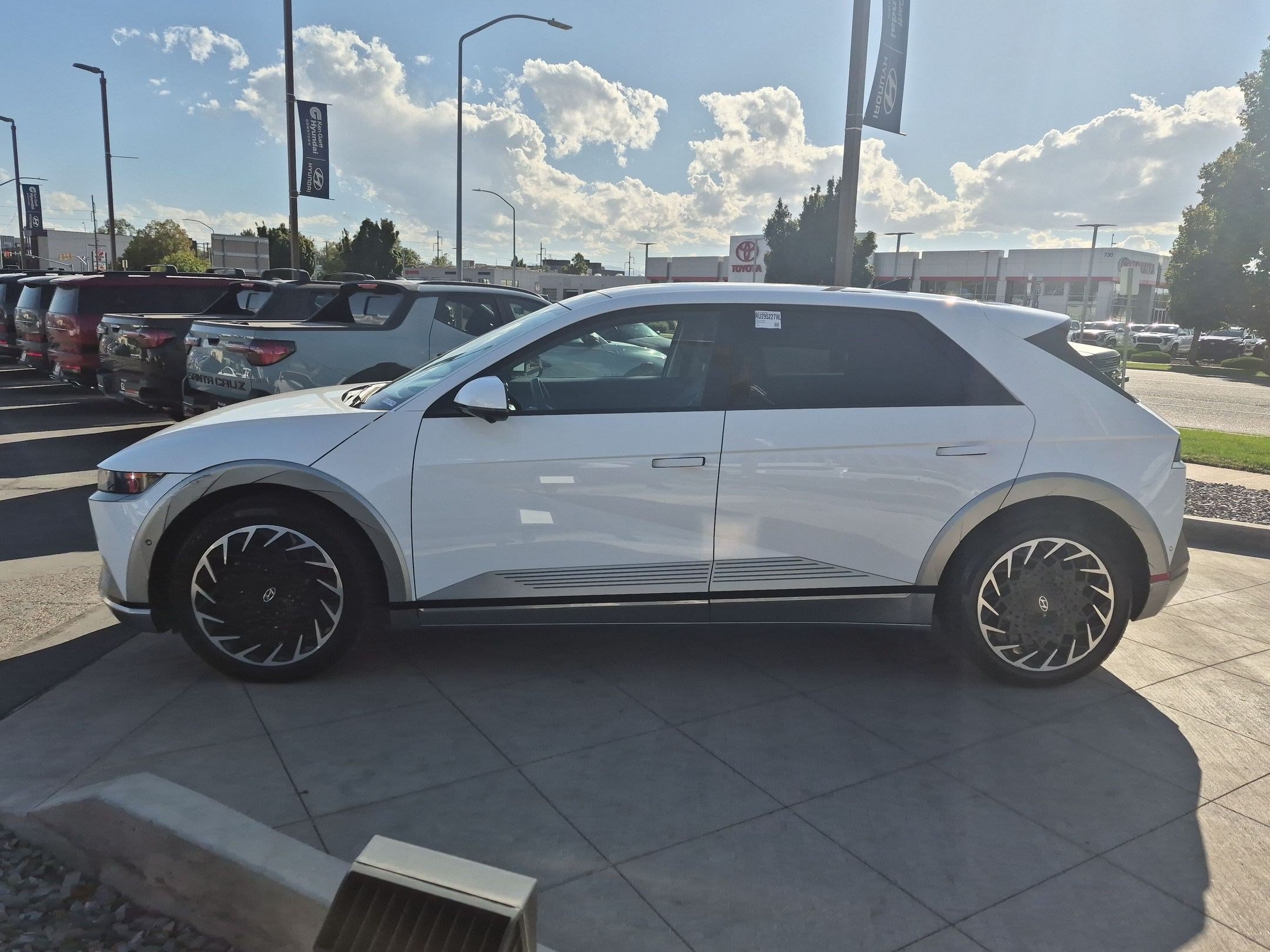 Used 2024 Atlas White Hyundai Limited image 8