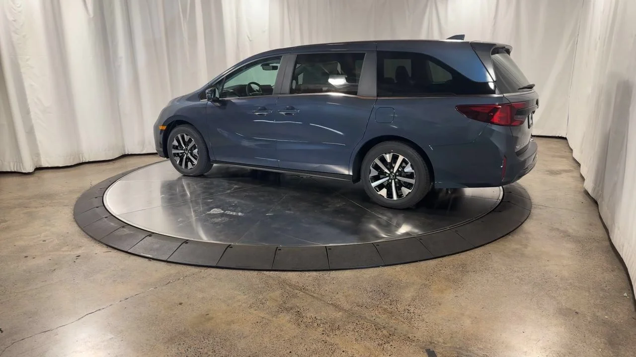New 2026 Smoke Blue Pearl Honda EX-L image 9