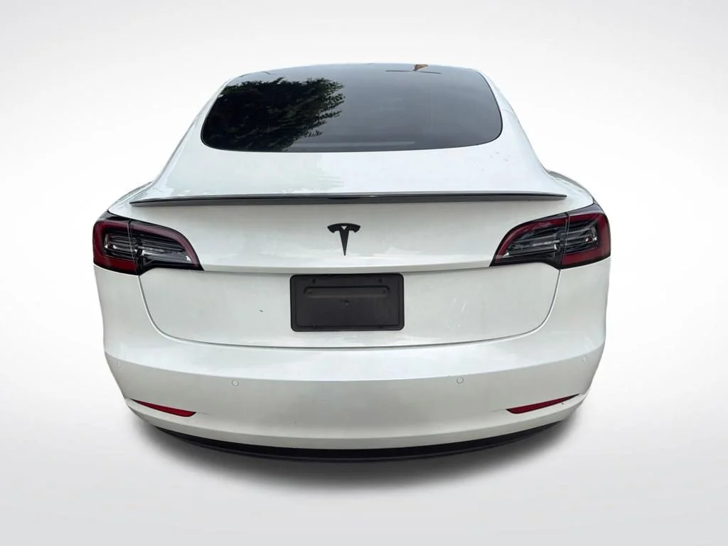 Used 2022 White Tesla Base image 4