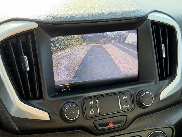 Used 2021 Gray GMC SLE image 24