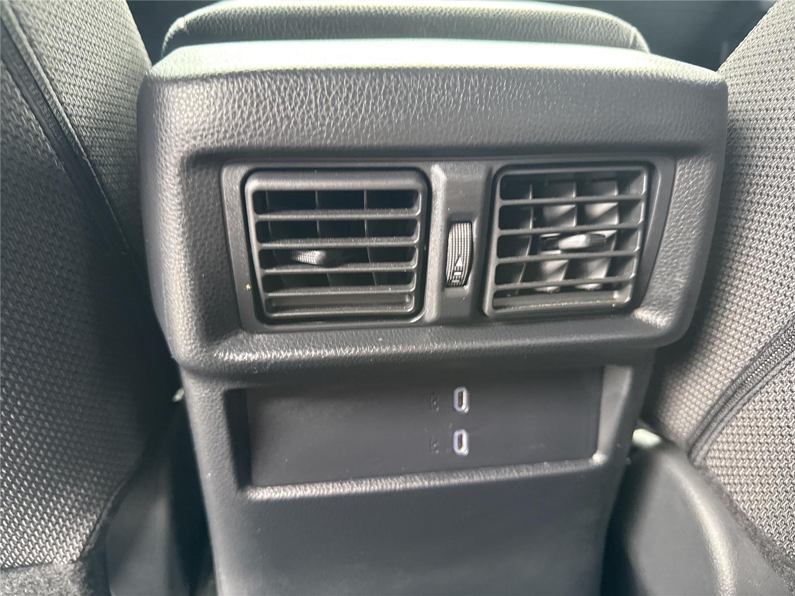 Used 2025 Ice Cap Toyota SR5 image 33