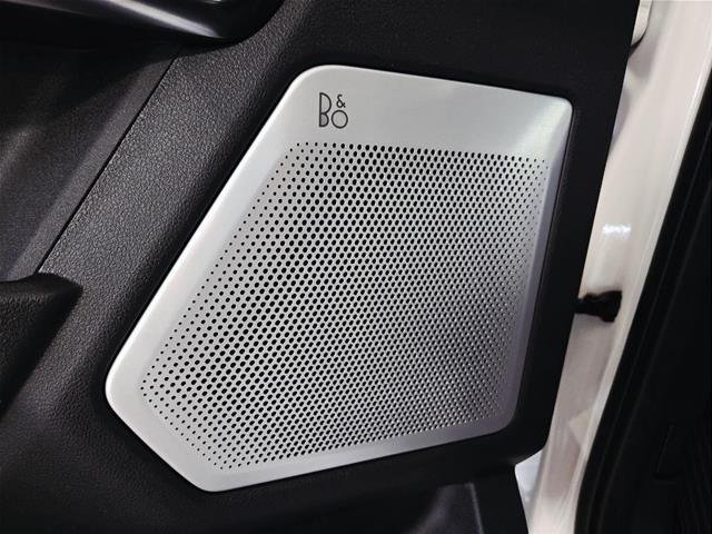 New 2026 Star White Metallic Tri-Coat Ford Platinum® image 89