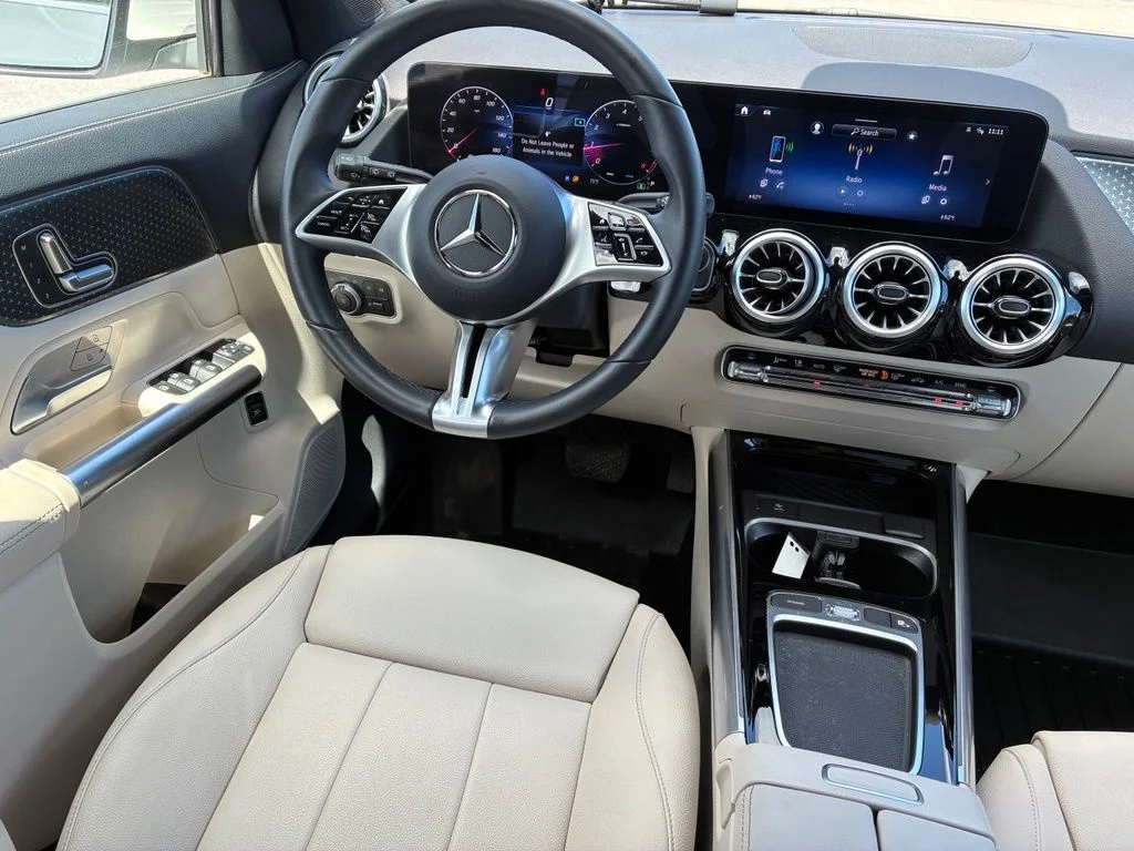 Used 2025 White Mercedes-Benz GLA 250 image 9