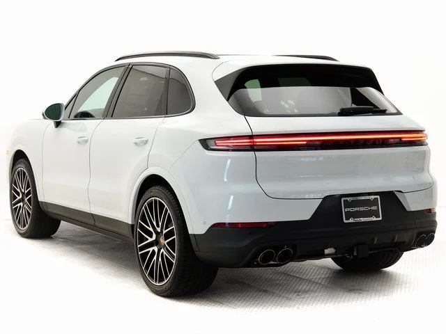 Certified Used 2025  Porsche  image 3