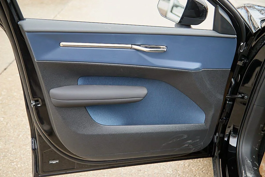 New 2026 Onyx Black Volvo Plus image 7