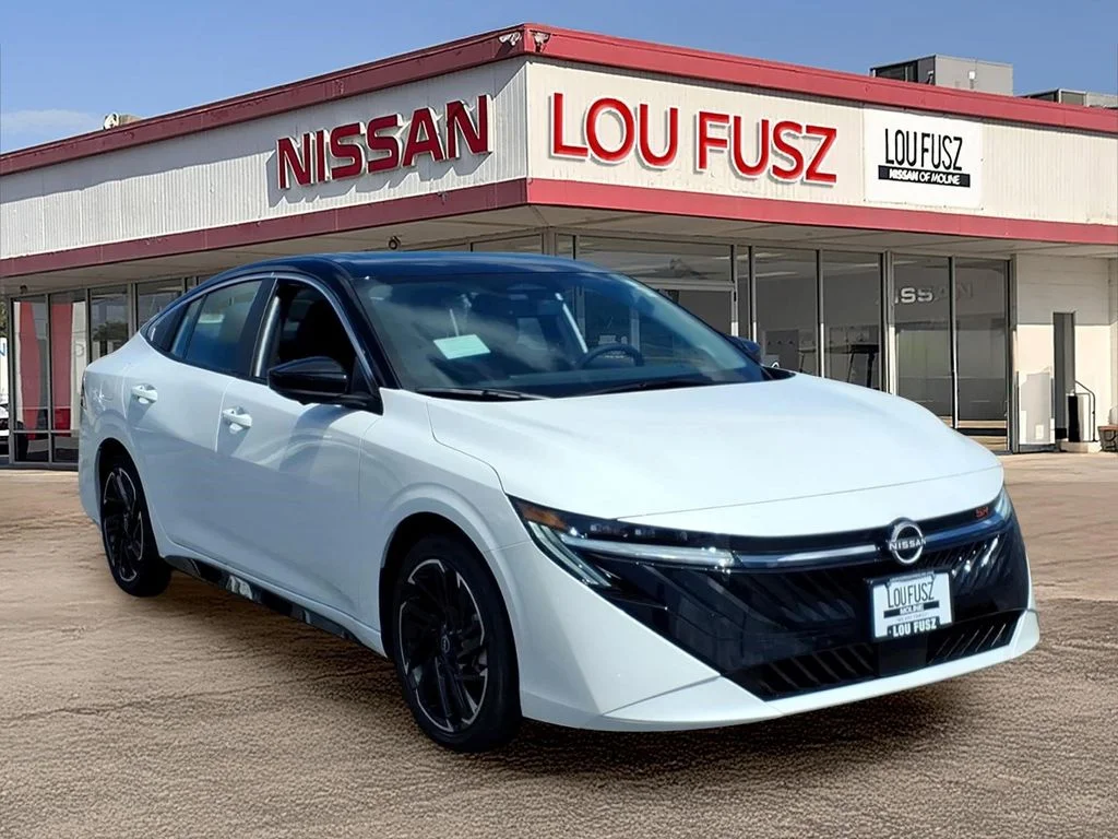 2026 Nissan Sentra SR CVT's photo