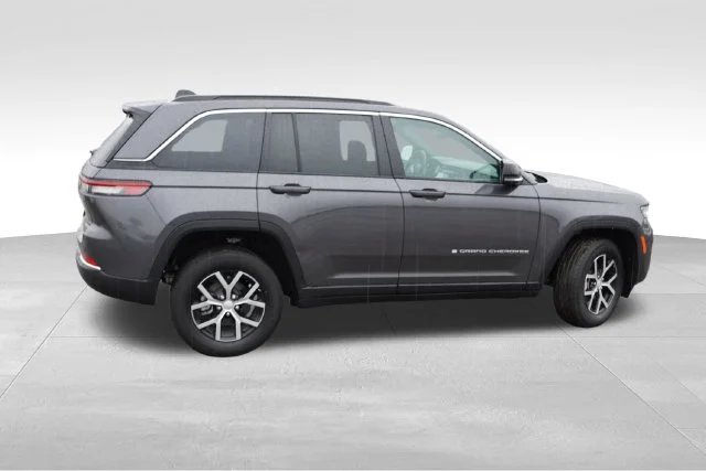 Certified Used 2024 Gray Jeep Limited image 4