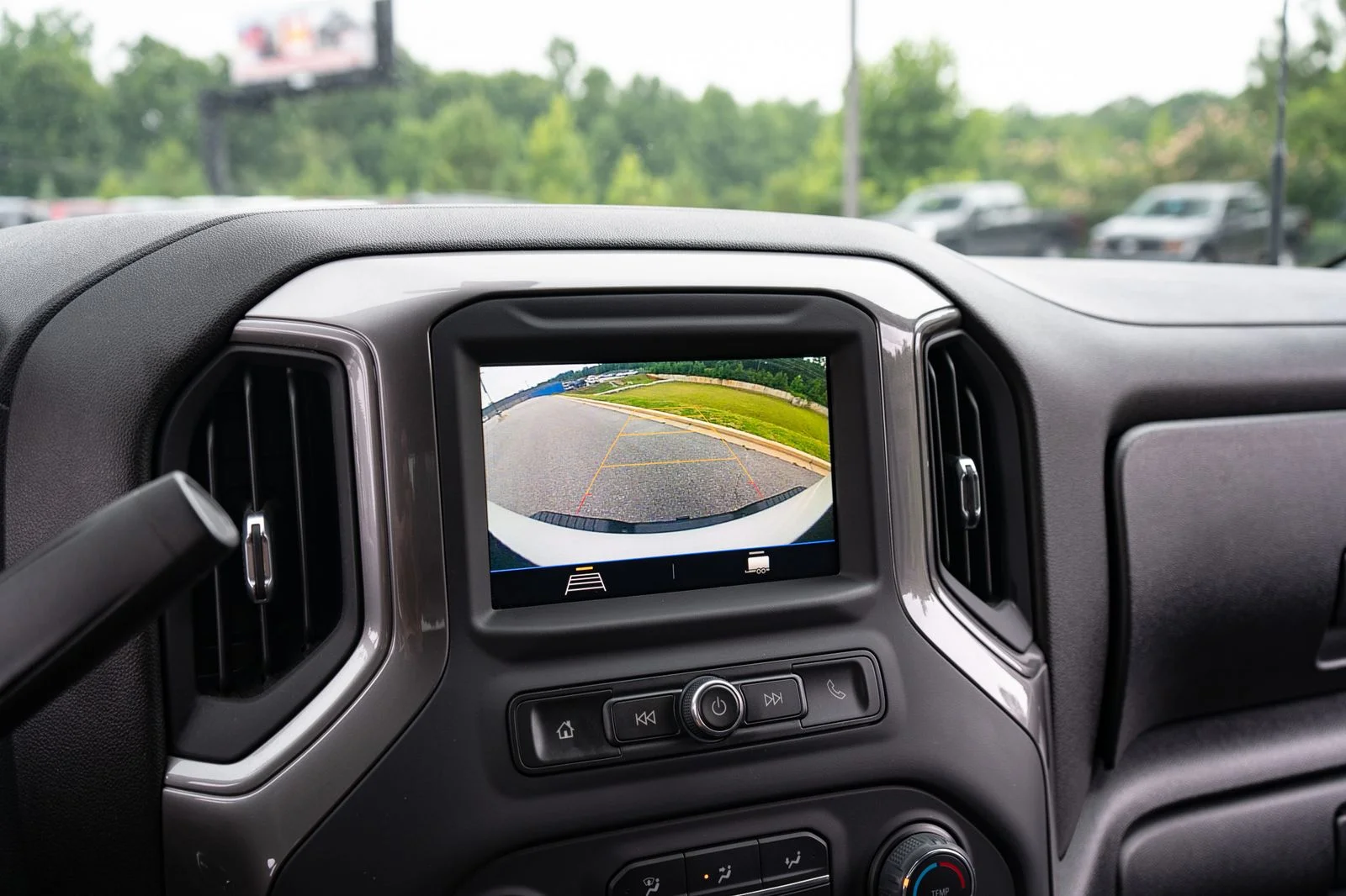 Used 2022 White Chevrolet Custom image 24
