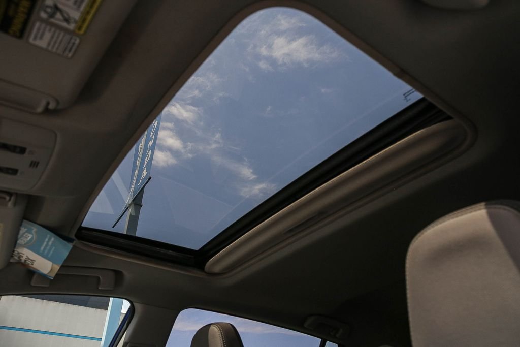 Used 2014 Blue Toyota XLE image 17