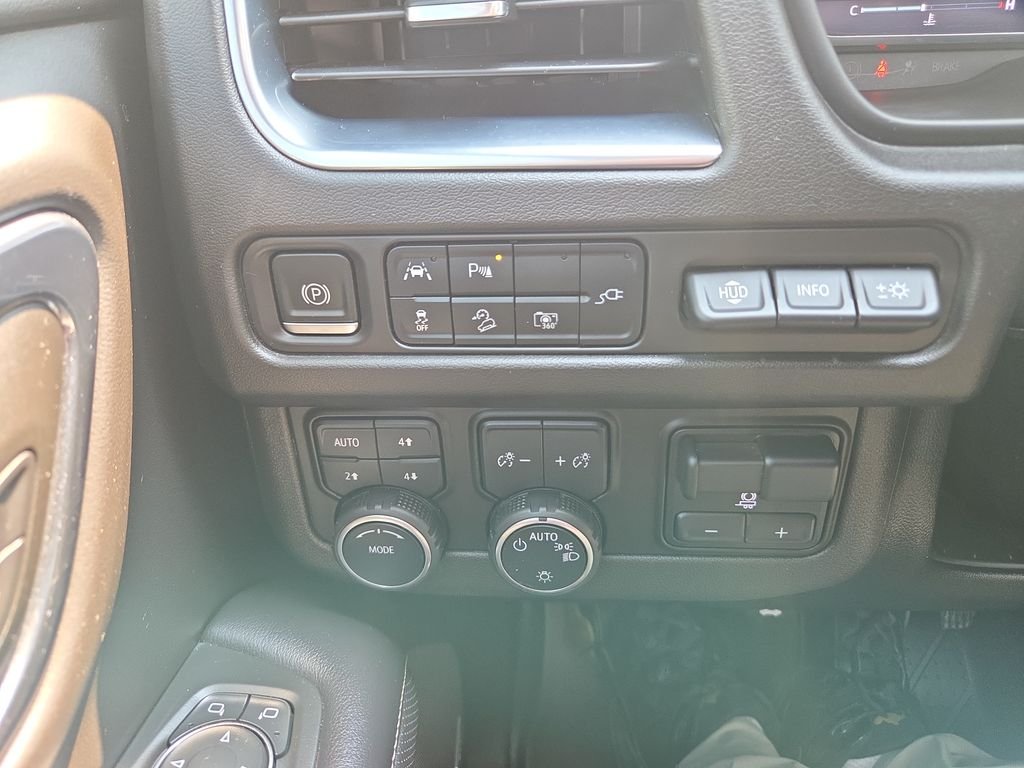 Used 2022 Black Chevrolet Premier image 22