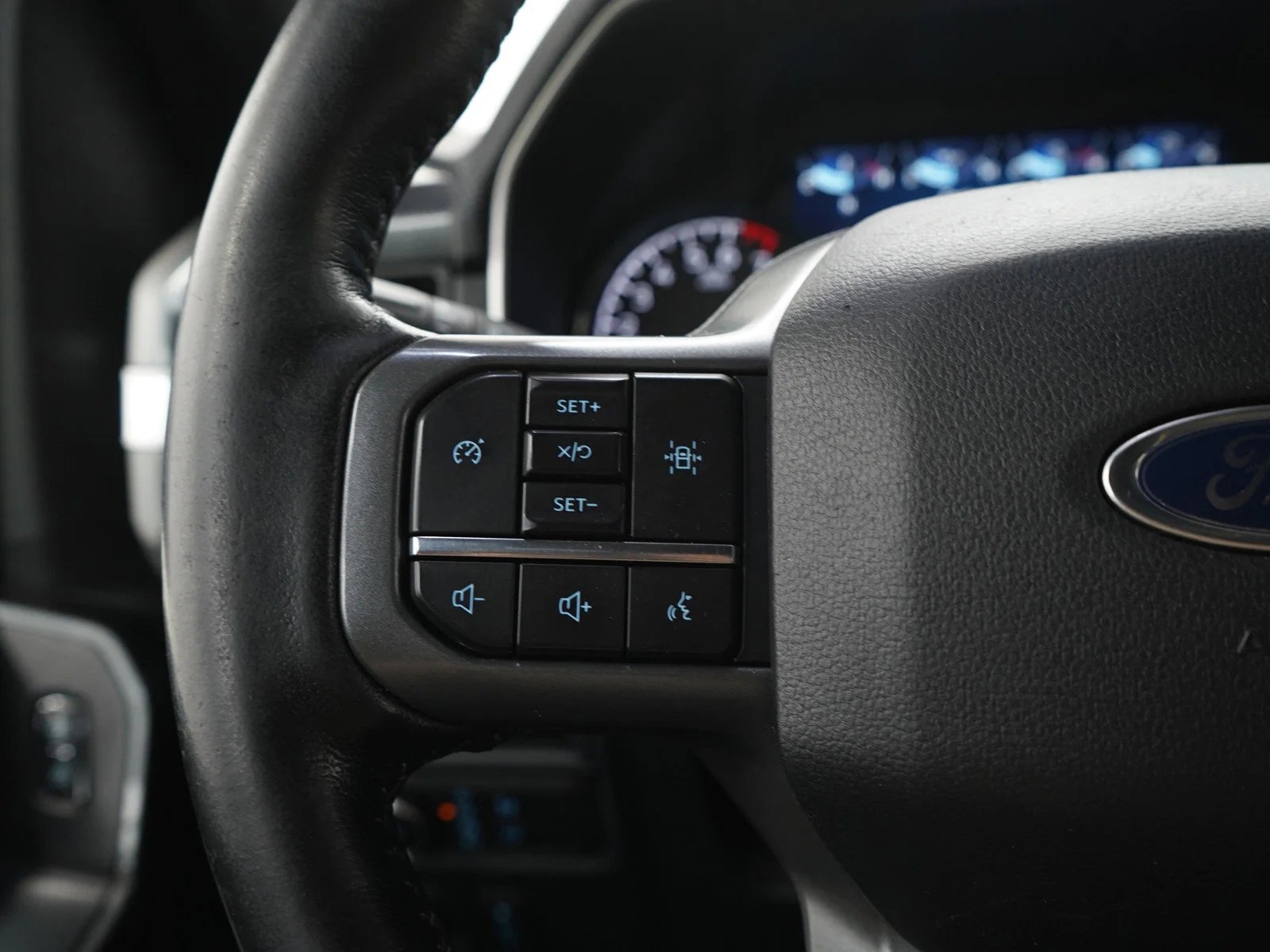 Used 2022 Gray Metallic Ford XLT image 26