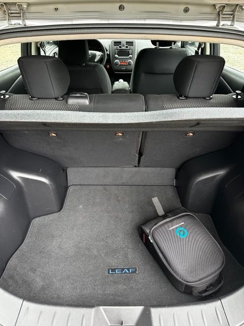 Used 2017 Brilliant Silver Nissan S image 27