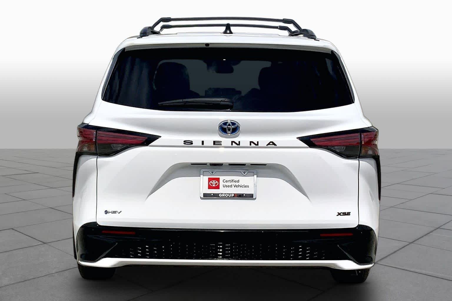 Used 2025 Ice Cap Toyota XSE image 5