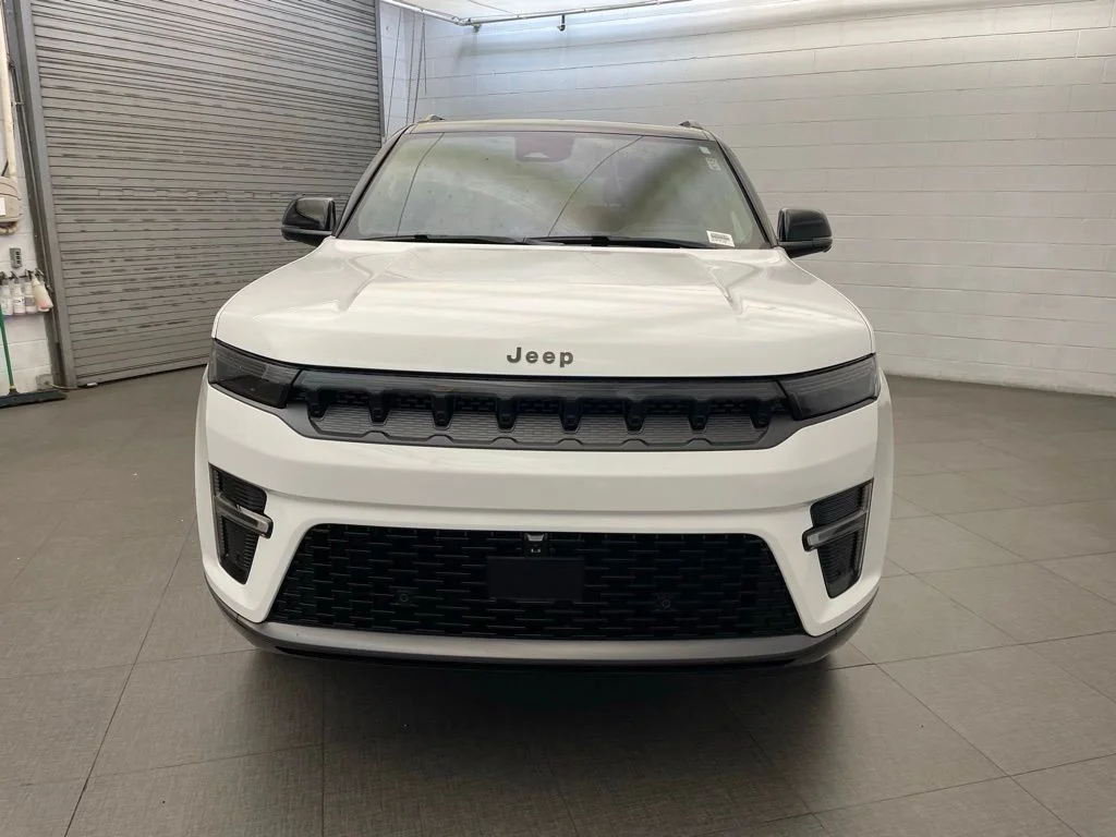 New 2026 White Jeep Summit Reserve image 9