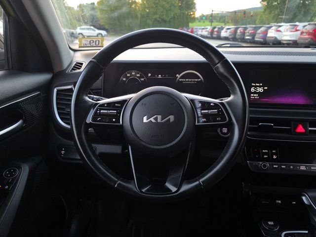Used 2024 Green Kia S image 24