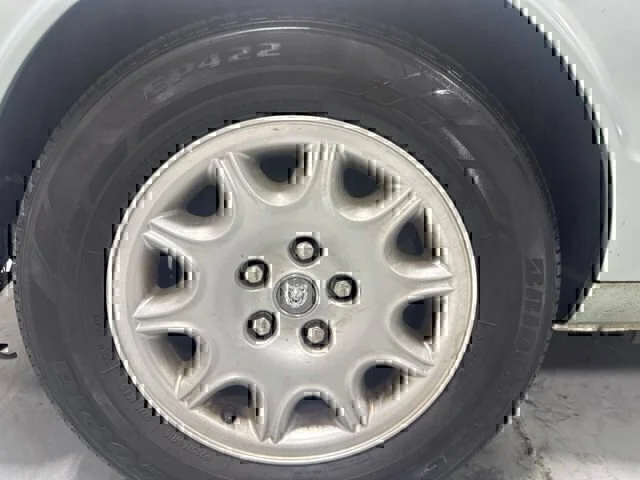 Used 2000 Gold Jaguar Base image 11