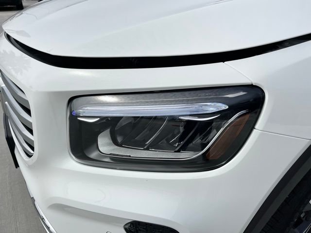 New 2026 Polar White Mercedes-Benz GLB 250 image 13