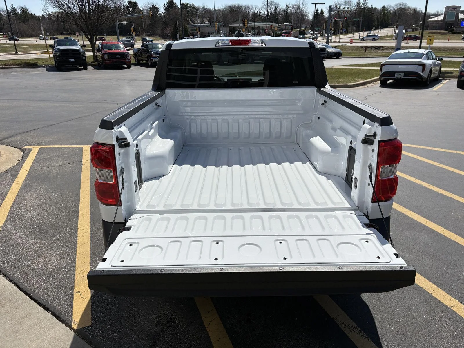 New 2026 Oxford White Ford XL image 7