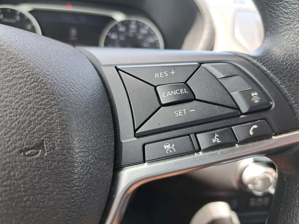 Used 2025 Red Nissan SV image 11
