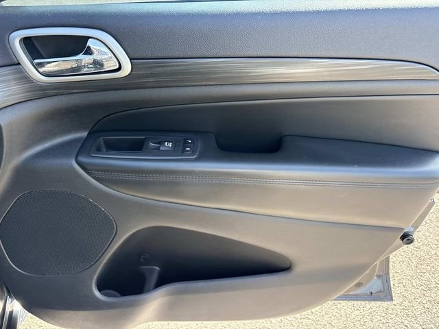 Certified Used 2019 Gray Jeep Altitude image 21
