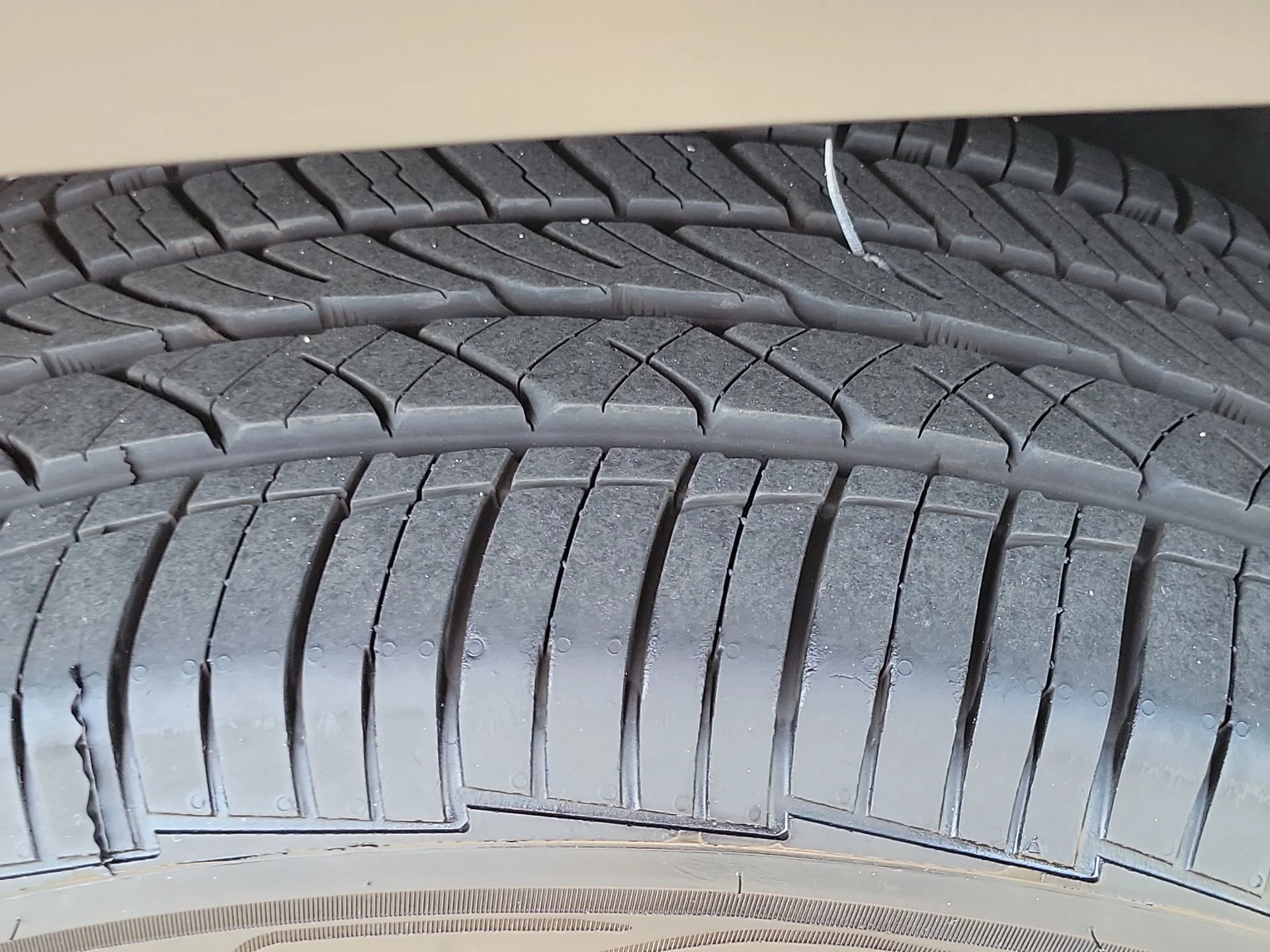 Used 2024 White Jeep 4xe image 4
