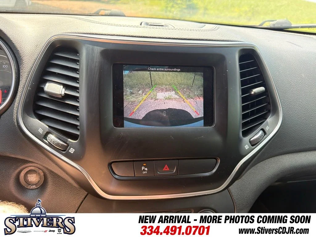 Used 2020 White Jeep Latitude Plus image 13