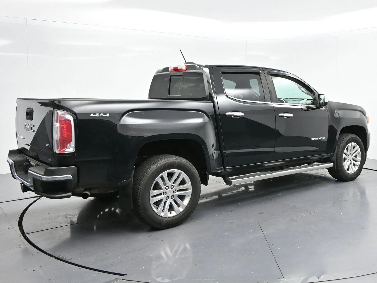 Used 2019 Onyx Black GMC 4WD SLT image 7