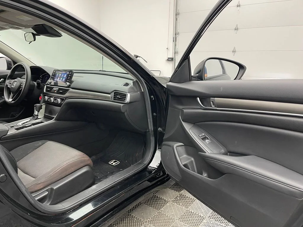 Used 2021 Crystal Black Pearl Honda LX image 26