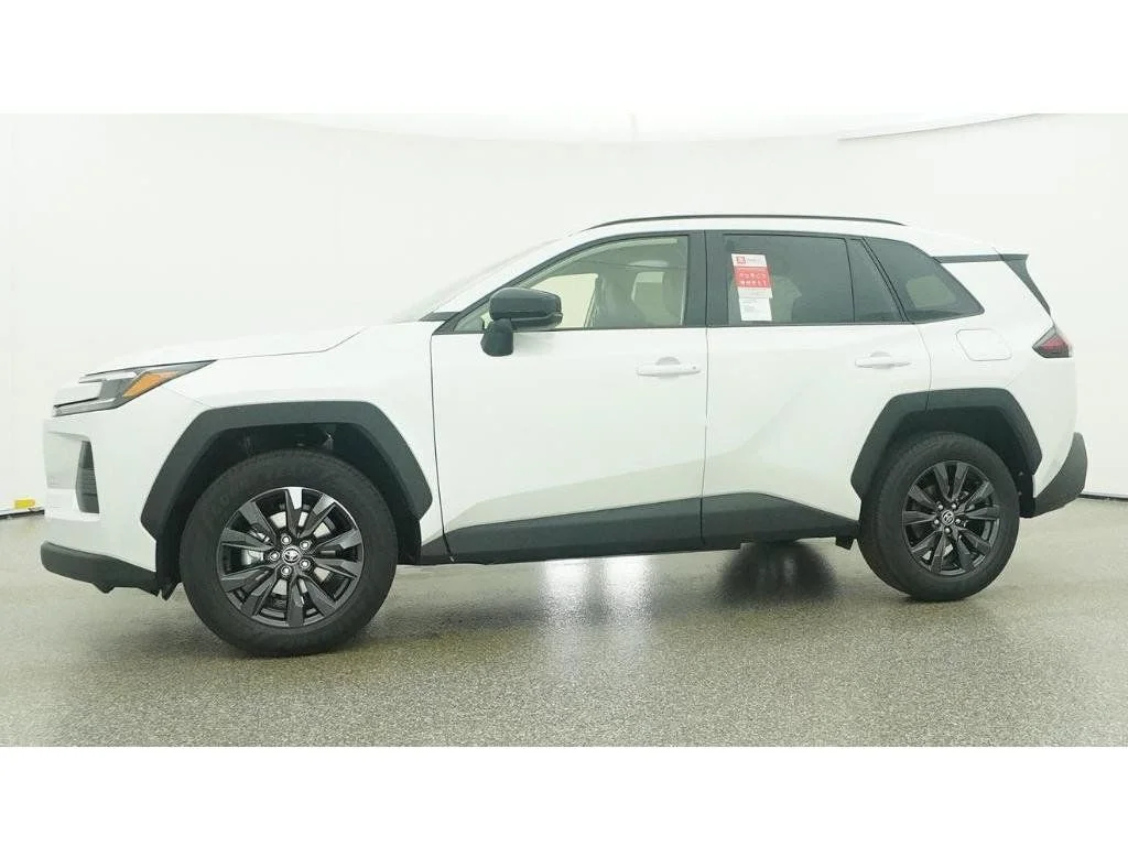 New 2026 Wind Chill Pearl Toyota XLE Premium image 24