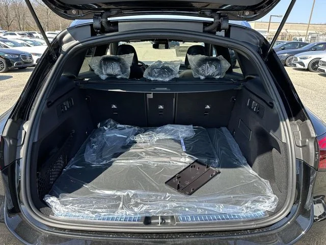New 2026 Black Mercedes-Benz GLC 300 image 13