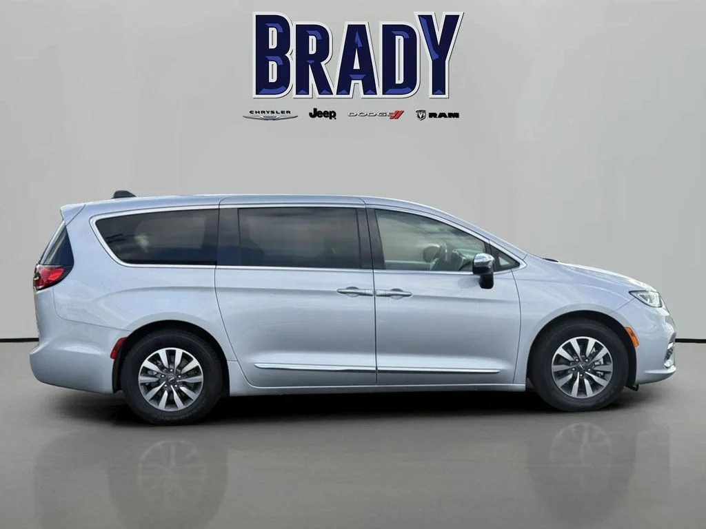 Used 2023 Chrysler Pacifica Hybrid Limited with VIN 2C4RC1S74PR565348 for sale in Bessemer, AL