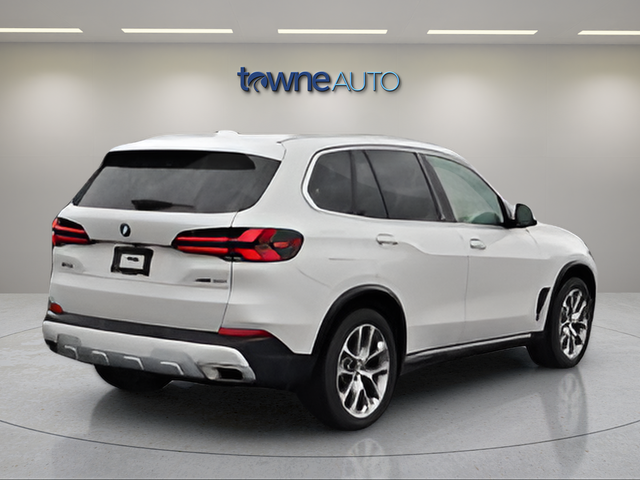 Used 2024 White BMW xDrive40i image 6